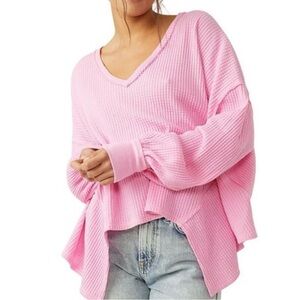 Free People like new waffle knit Cozy Pink V-Neck top. EXCELLENT CONDITION